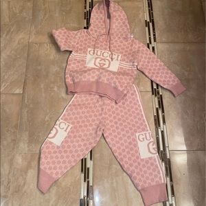 Brand new never been used brand new toddler girl jogging suit run big